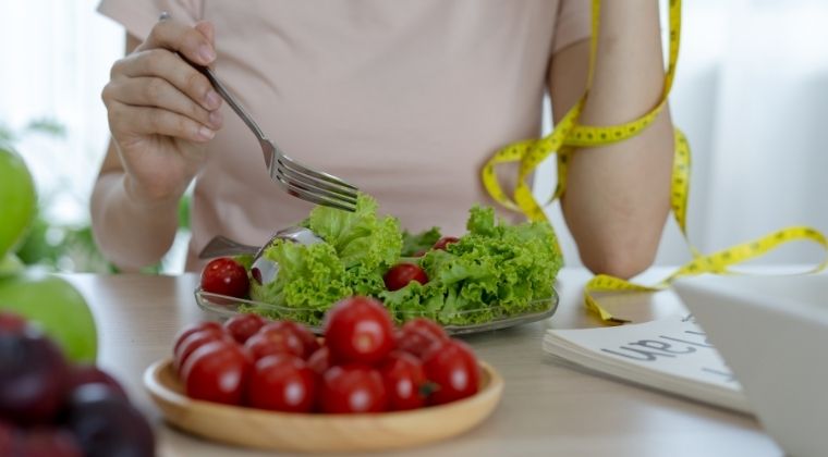 Kadınlarda Sağlıklı Beslenme ve Diyet Programı: Dengeli Yaşamın Anahtarı
